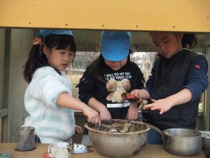 g戸外遊び (2)