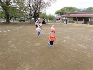 砂場かけっこ (5)
