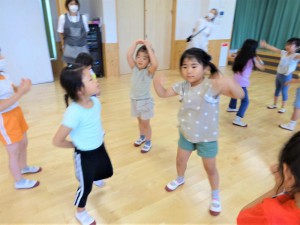 g終業式ダンス交流 (4)