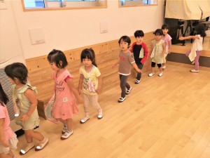 gみんなで歩こう (8)