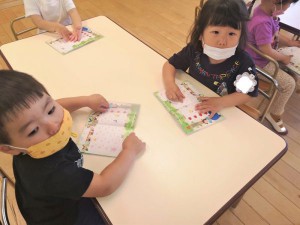gシール貼り (1)