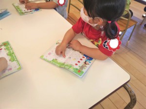 gシール貼り (4)