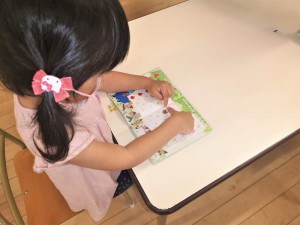 gシール貼り (6)