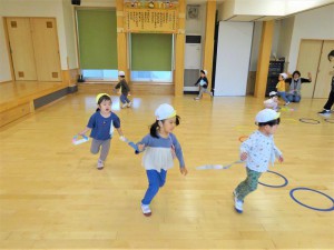 gホールで遊ぶ (12)
