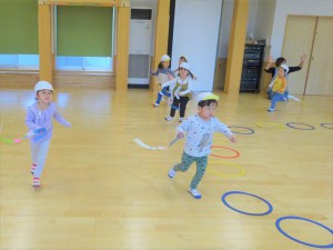 gホールで遊ぶ (13)