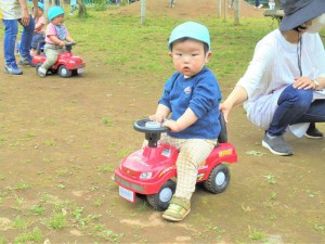 つくしんぼ広場で遊ぶ (2)