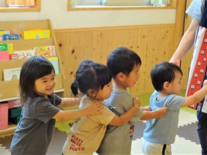 g電車になって…（グループ活動） (6)