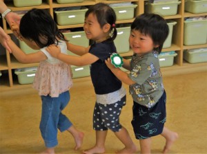 g電車になって…（グループ活動） (7)
