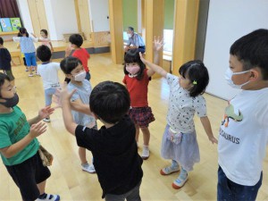 gみんなでダンス (1)