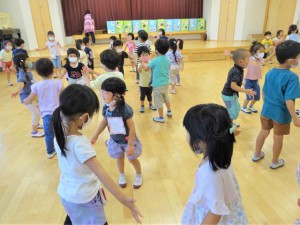 gみんなでダンス (3)