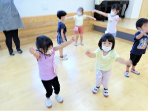 gみんなでダンス (5)