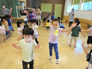 gみんなでダンス (6)