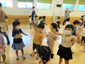 gみんなでダンス (8)