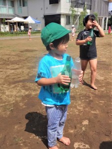 g幼児と水 (11)