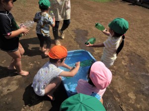 g幼児と水 (2)