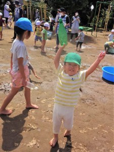 g幼児と水 (9)