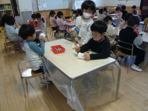 中紙コップけん玉 (1)