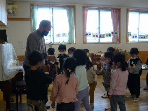 中紙コップけん玉 (17)