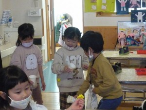 中紙コップけん玉 (19)