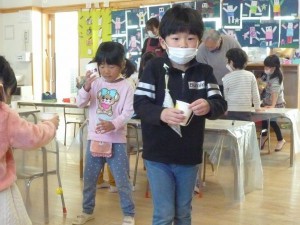 中紙コップけん玉 (20)