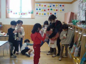 中紙コップけん玉 (28)