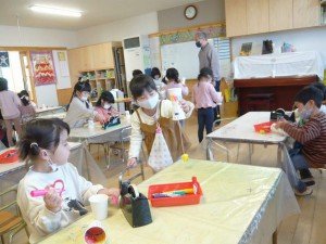 中紙コップけん玉 (31)
