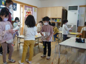 中紙コップけん玉 (35)