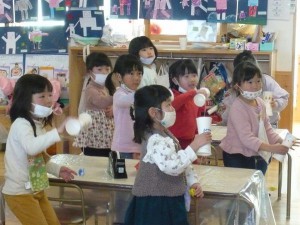 中紙コップけん玉 (39)
