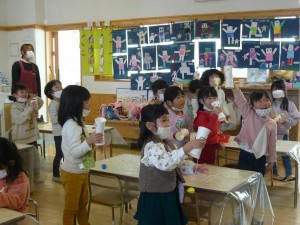 中紙コップけん玉 (43)