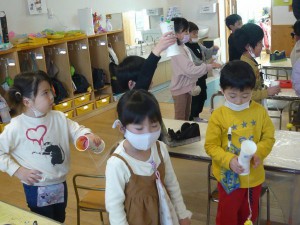 中紙コップけん玉 (44)