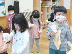 中紙コップけん玉 (60)